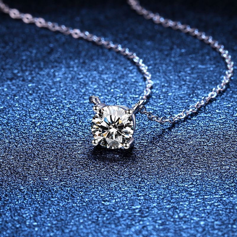 OEM&ODM Customised 925 sterling silver Moissanite 1 carat necklace women's four claws Moissanite diamond necklace